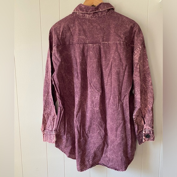 Zenana oversized acid washed shacket. Size medium - Picture 5 of 6